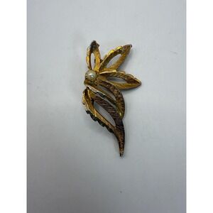 Vintage Gold Tone Leaf Brooch with Faux Pearl Accent – Openwork Botanical Pin
